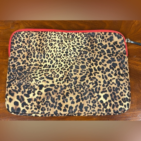 Stella & Dot Other - Stella & Dot Leopard Print Computer/Laptop Zippered Case Pouch